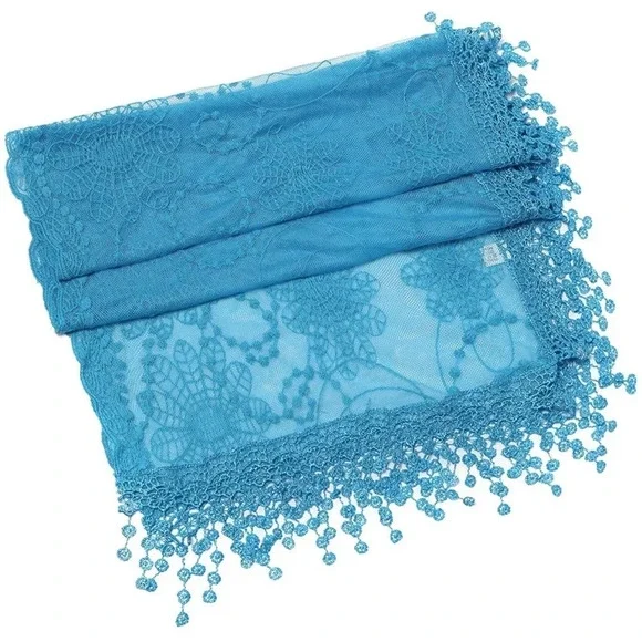 Lightweight Lace Shawl/Scarf - Picture 5 of 6